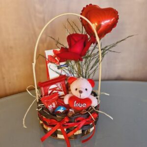 Cesta Love - Flores Ursinho e Chocolates